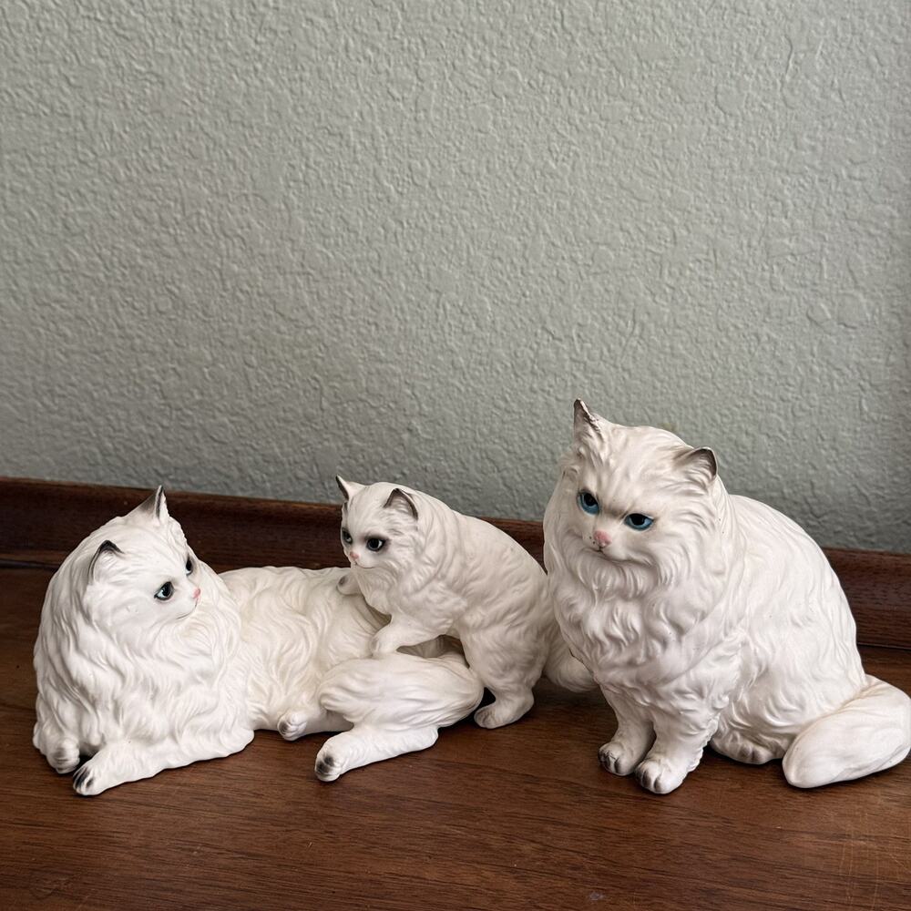 Set of 2 white Persian Ceramic Cats Made in Japan